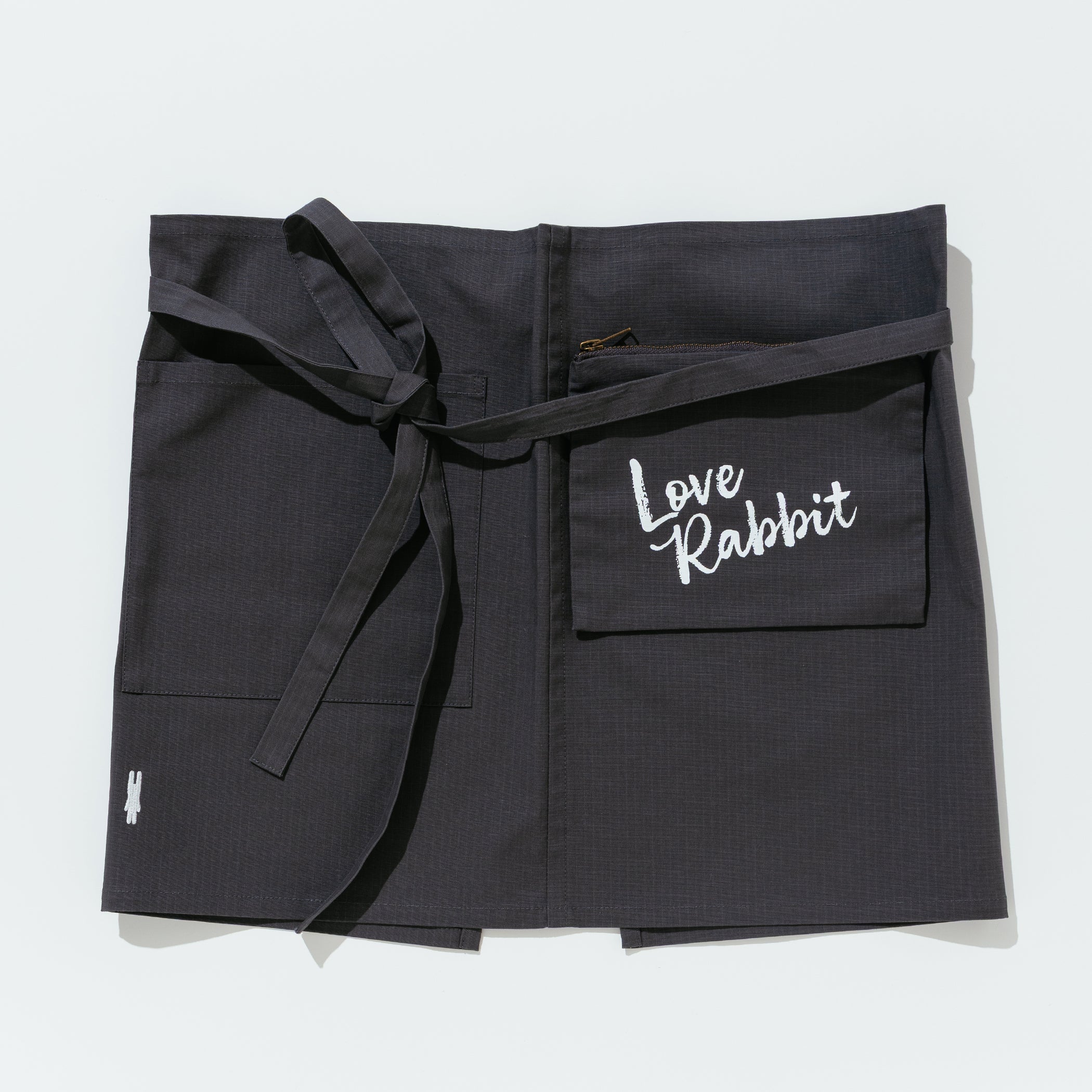 MiCHiKO with BEAMSサロンエプロン（SUMI） – CHISAKO TAKASHIMA